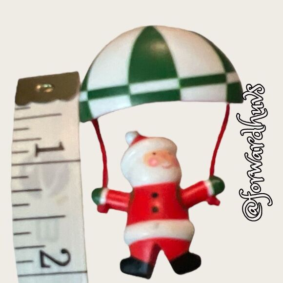 Bundle Sale 3 for $15 | Vintage Plastic Santa Pin with Movable Parachute - Picture 6 of 7